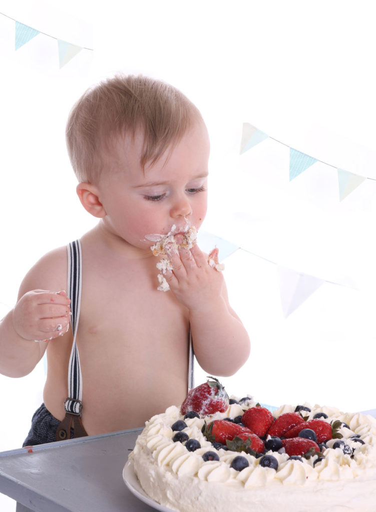 barnfotograf Eva Bergenhem trash-the-cake (12)