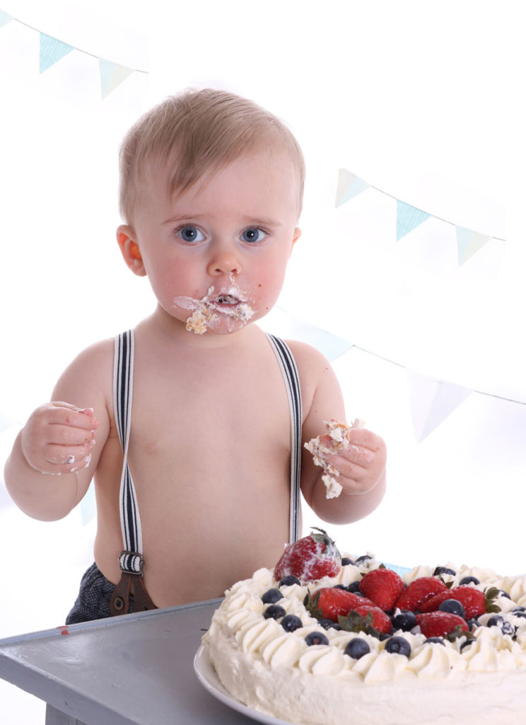 barnfotograf Eva Bergenhem trash-the-cake (13)