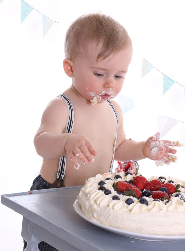 barnfotograf Eva Bergenhem trash-the-cake (14)