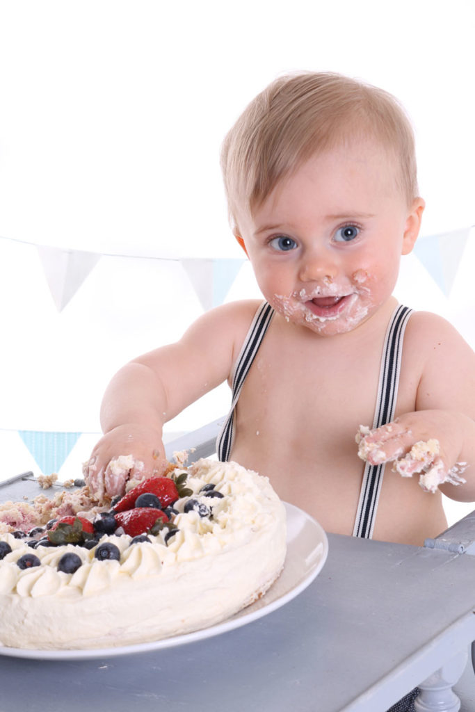 barnfotograf Eva Bergenhem trash-the-cake (18)